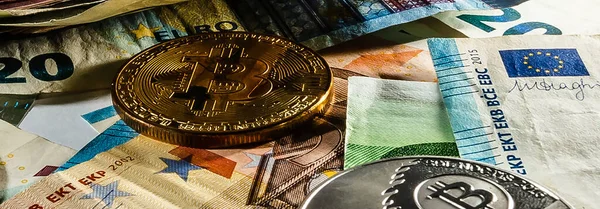 Золотий Bitcoins Нові Віртуальні Гроші — стокове фото