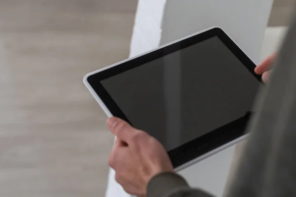 Man Holding Digital Tablet Closeup — Stock Photo, Image