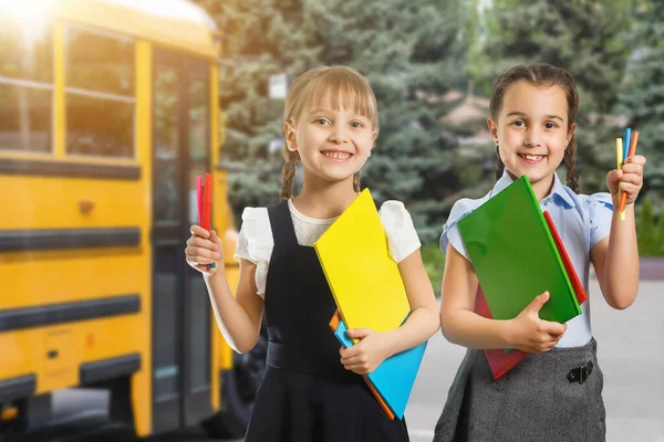 Little Kids Schoolchildren Pupils Students School Bus Welcome Back School — Stockfoto