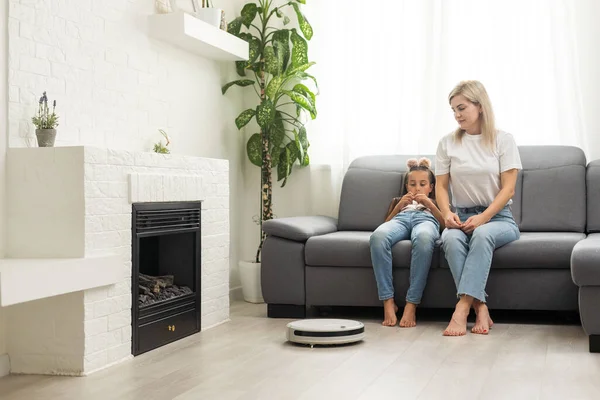 Cute Child Mother Looking Robotic Vacuum Cleaner Living Room — Photo