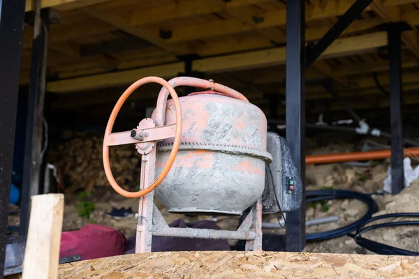 Concrete Loaded Cart Orange Electric Concrete Mixer — Foto de Stock