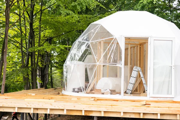 Building Dome Tent Mountains — Stockfoto