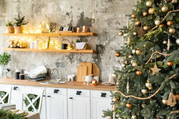 Weihnachtsbeleuchtung Hängt Baum — Stockfoto