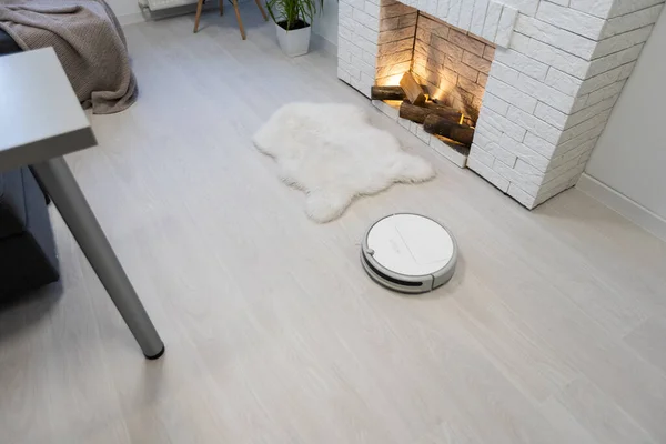 Robotic Vacuum Cleaner Laminate Wood Floor Bedroom — Stock Photo, Image