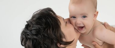 6 aylık bebeğiyle bir annenin portresi..