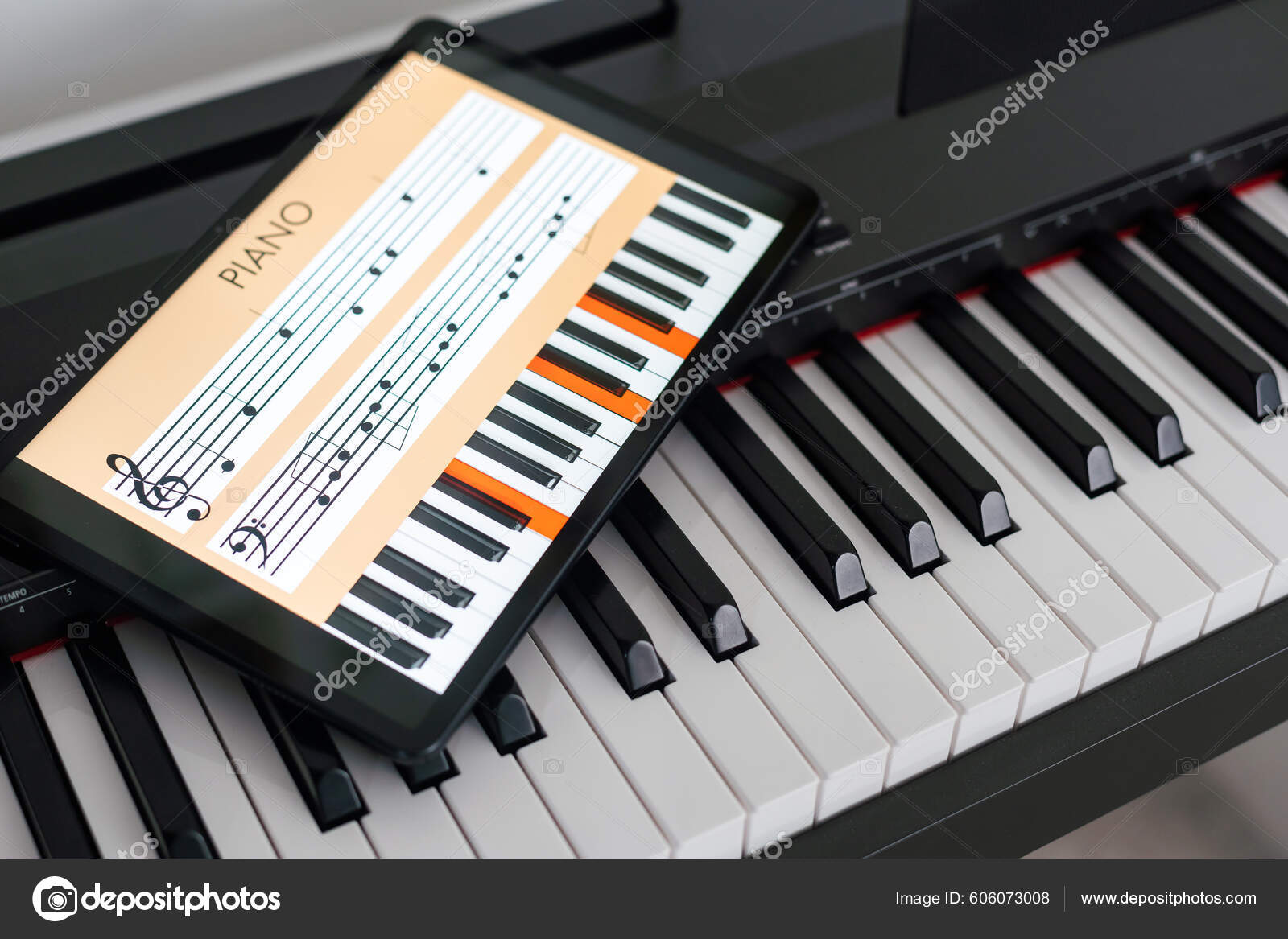 Piano Synthesizer App Tablet Musical Instrument Concept — Stock Photo