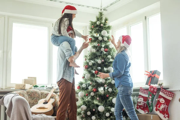 Happy Family Mother Father Child Daughter Christmas Tree Home — ストック写真
