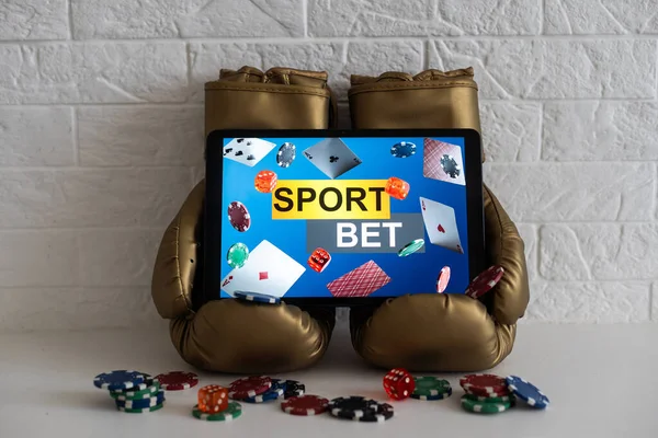 Boxing Gloves Smartphone Bets — стоковое фото