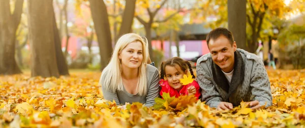 Happy Family Sitting Beautiful Autumn Park — Photo