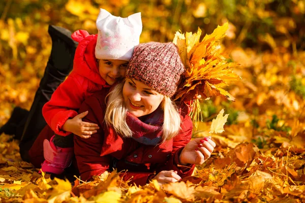 Mother Daughter Having Fun Autumn Park Falling Leaves — Stock Photo, Image