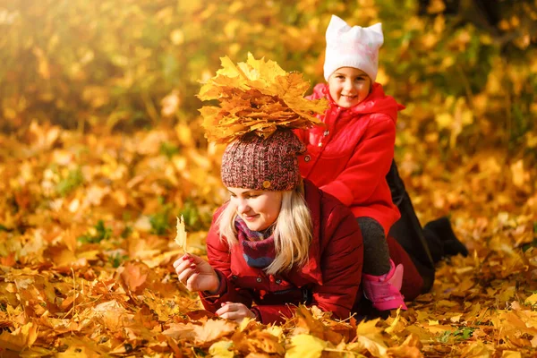 Mother Daughter Autumn Park — Stock Photo, Image