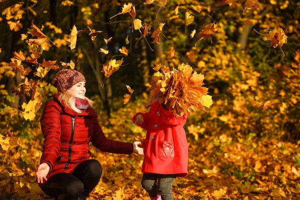 Mother Daughter Autumn Park — Stock Photo, Image