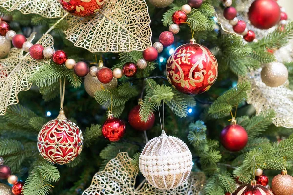 Christmas Balls Decorate Christmas Tree — Stockfoto