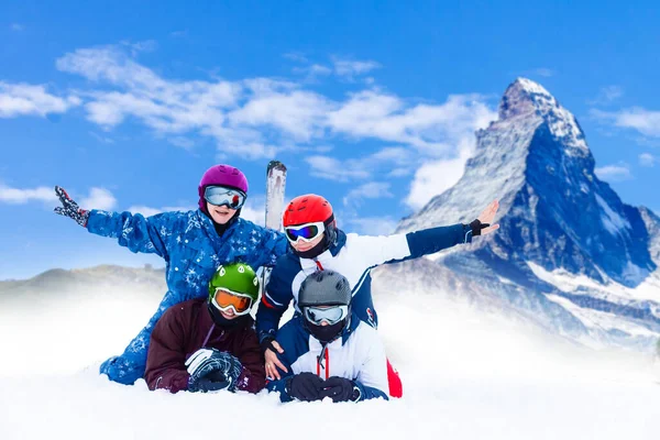 Family Snowboard Snowy Mountain — Photo