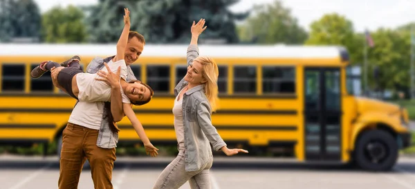 Family Together School Bus — Stockfoto