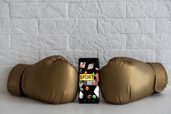 Betting Smartphone Boxing Match White Background — Stock fotografie