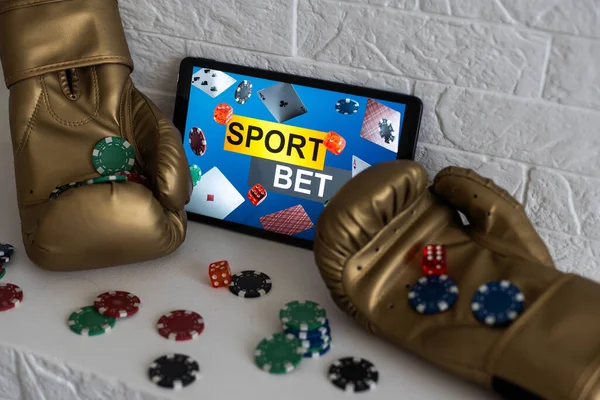 Betting Smartphone Boxing Match White Background — kuvapankkivalokuva