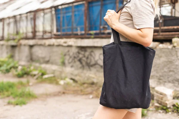 Consumérisme Manger Concept Respectueux Environnement Femme Avec Sac Toile Réutilisable — Photo