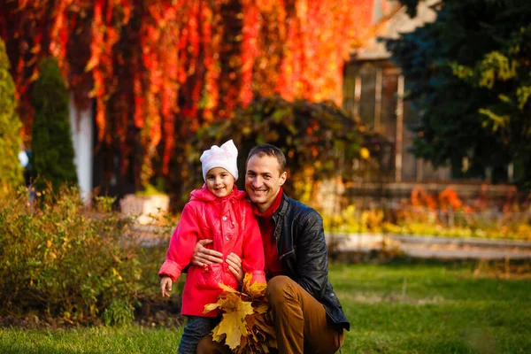 Young Handsome Father Holding His Little Daughter Sunny Autumn Forest — Stok fotoğraf