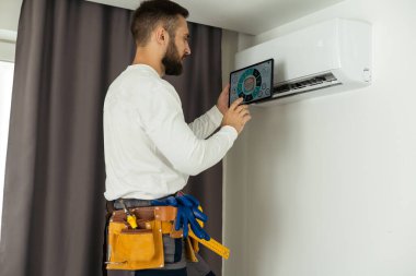 teknisyen servis kontrol ve klima kapalı tamir