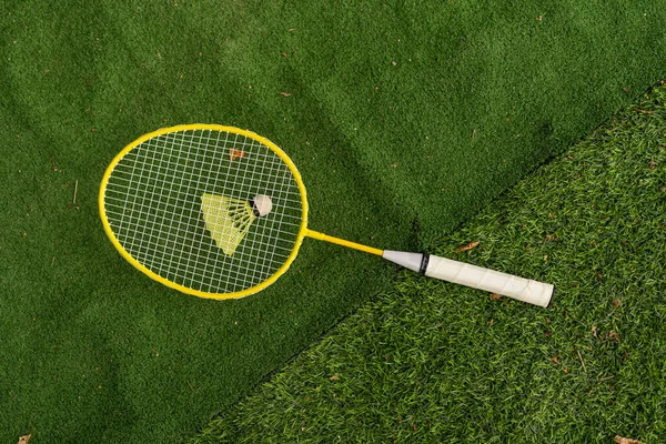 Badminton Raquetes Com Shuttlecock Sobre Ele — Fotografia de Stock