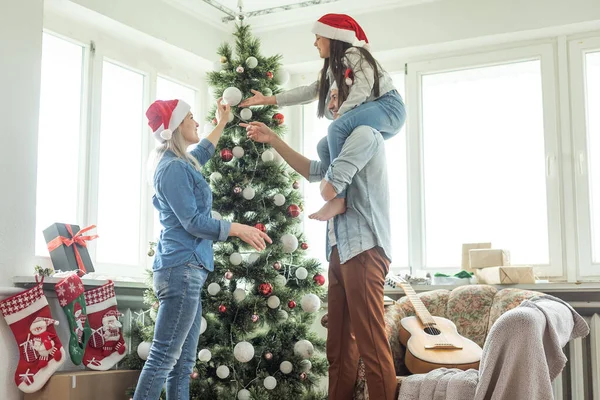 Family Christmas Tree Living Room — ストック写真