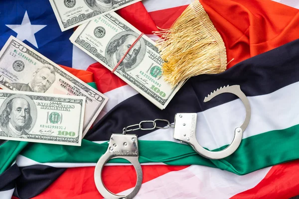 Fém Bilincs Amerikai Dollár Készpénz Zászló Felett Usa Eae Zászlók — Stock Fotó