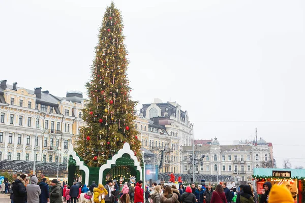 Kerstboom Ingesteld Sofievskaya Plein Tijdens Het Houden Van Kerstmarkt December — Stockfoto