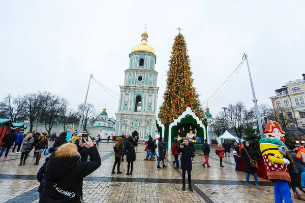 Karácsonyfa Sofjevszkaja Téren Karácsonyi Vásár Alatt December 2019 Kijev Ukrajna — Stock Fotó