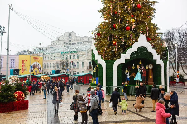 Árvore Natal Situado Praça Sofievskaya Durante Realização Mercado Natal Dezembro — Fotografia de Stock