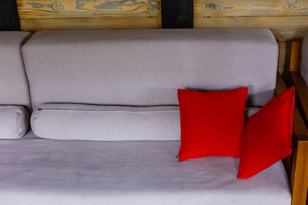 Частина Сірого Дивана Подушками Червоного Кидка Вітальня Ідеї Дизайну Інтер — стокове фото
