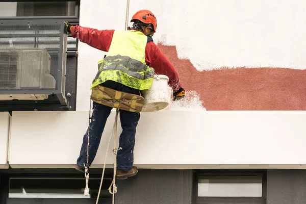 Painters Altitude Upgrade Facade Building — Stock Photo, Image