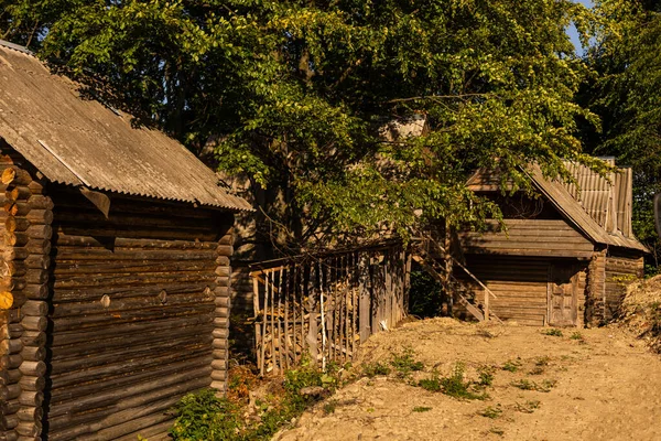 Старый Деревянный Дом Весной Карпаты Украине — стоковое фото