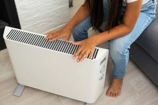 Little Girl Heater Thermostat Energy Crisis — Stock fotografie