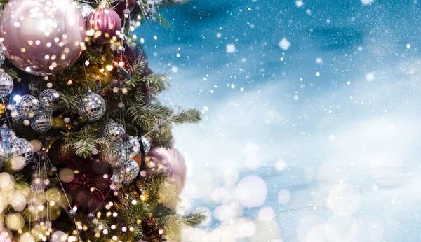 Albero Natale Chic Sfondo Blu — Foto Stock