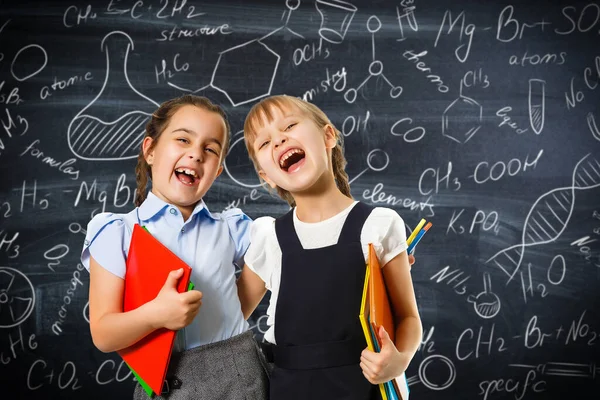 Bambini Sullo Sfondo Formule Isolati Parete Fondo Cartone Gesso Infanzia — Foto Stock