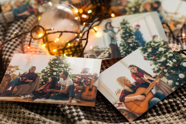 Fotos Familia Contra Luces Navidad Decoración Fondo — Foto de Stock