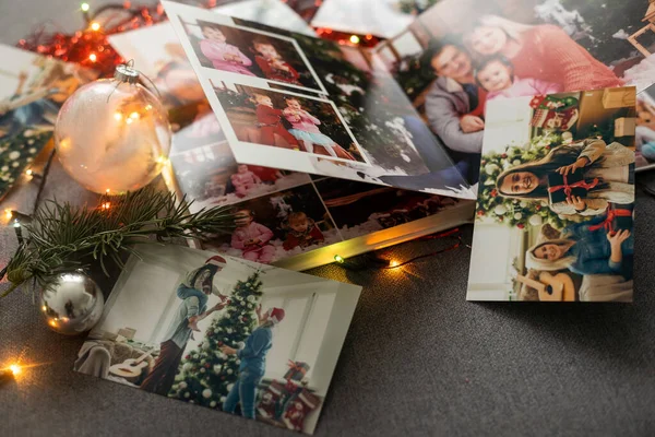 Fotos Familia Contra Luces Navidad Decoración Fondo — Foto de Stock