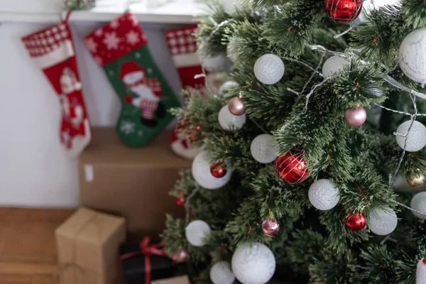 Εσωτερικά Χριστούγεννα Μαγικό Λαμπερό Δέντρο Δώρα — Φωτογραφία Αρχείου