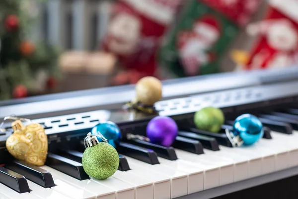 Bola Natal Teclas Piano Carol Conceito Música — Fotografia de Stock