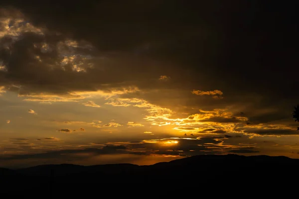 Ηλιοβασίλεμα Στα Βουνά Καλοκαίρι Τοπίο — Φωτογραφία Αρχείου