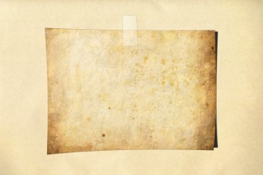 Not kağıdı arka plan üzerine bantlanmış