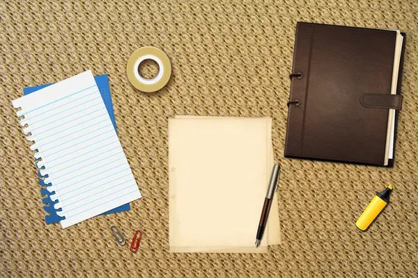 kalem ve kitap ofis kağıtları