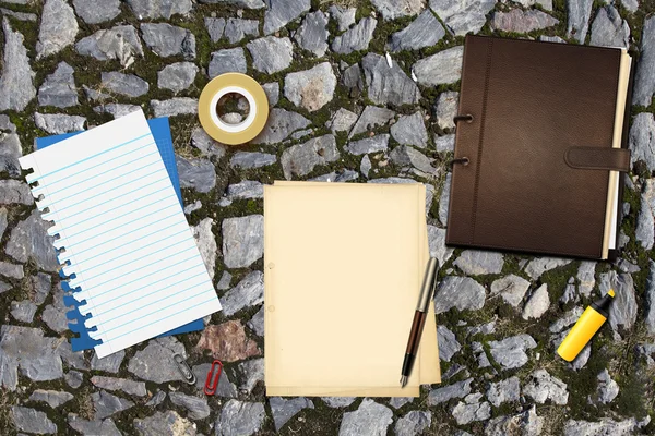 kalem ve kitap ofis kağıtları