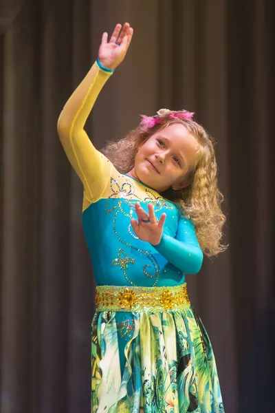 Рабушко Екатерина с танцем "Дыхание лета " — стоковое фото