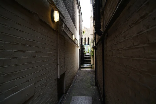 Narrow alley — Stock Photo, Image