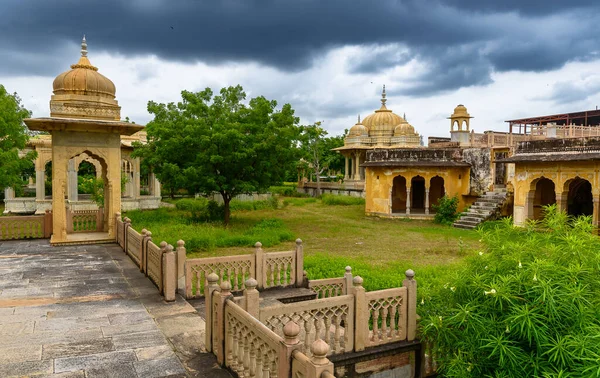 Vista Interior Maharaniyon Chhatriyan Sítio Arqueológico Apresenta Monumentos Funerários Tradicionais — Fotografia de Stock