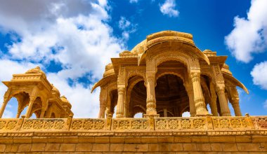 Bada Bagh harabe Cenotaphs, Hindistan 'ın Rajasthan eyaletinde Jaisalmer' in yaklaşık altı kilometre kuzeyinde yer alan bir bahçe kompleksi. Seçici Odak kullanılıyor.