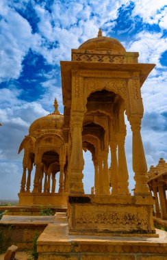 Bada Bagh, Hindistan 'ın başkenti Rajasthan' daki Jaisalmer 'de bulunan Barabagh ya da Büyük Bahçe olarak da bilinir..