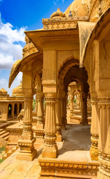 Vertical View Ruined Cenotaphs Bada Bagh Barabagh Complexo Jardins Localizado — Fotografia de Stock